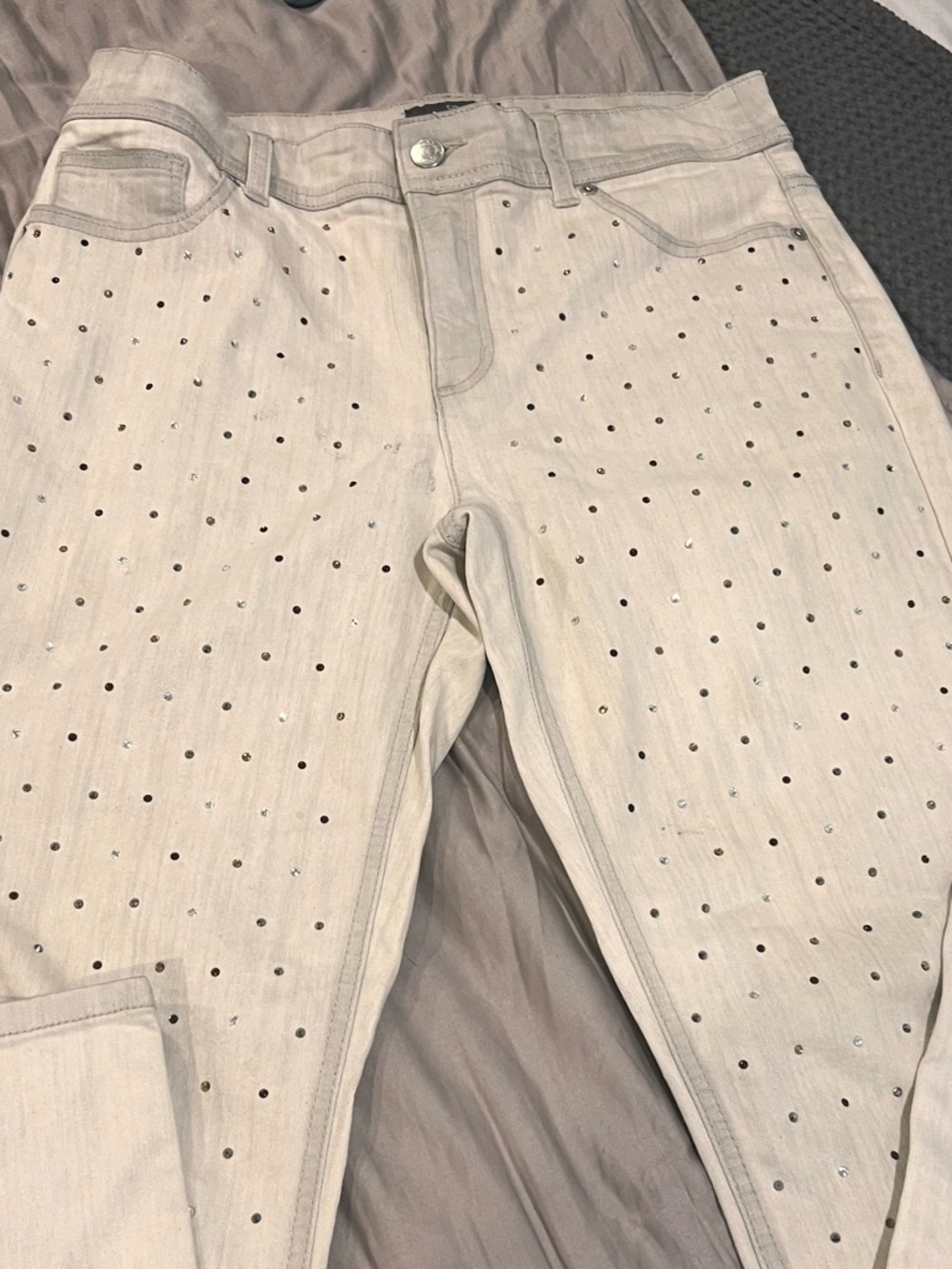 Chico’s So Slimming Studded Light Beige Jeans l 0.5